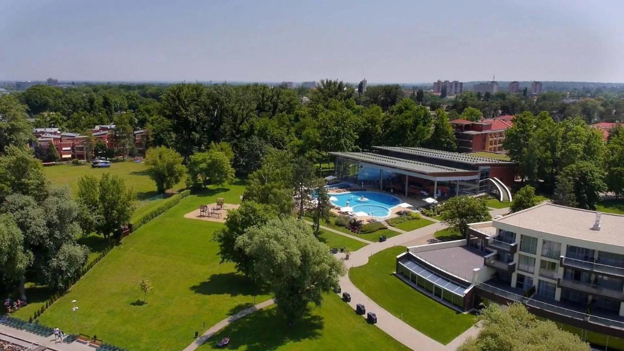 Mf Villa Azur Wellness Apartment Шіофок Екстер'єр фото
