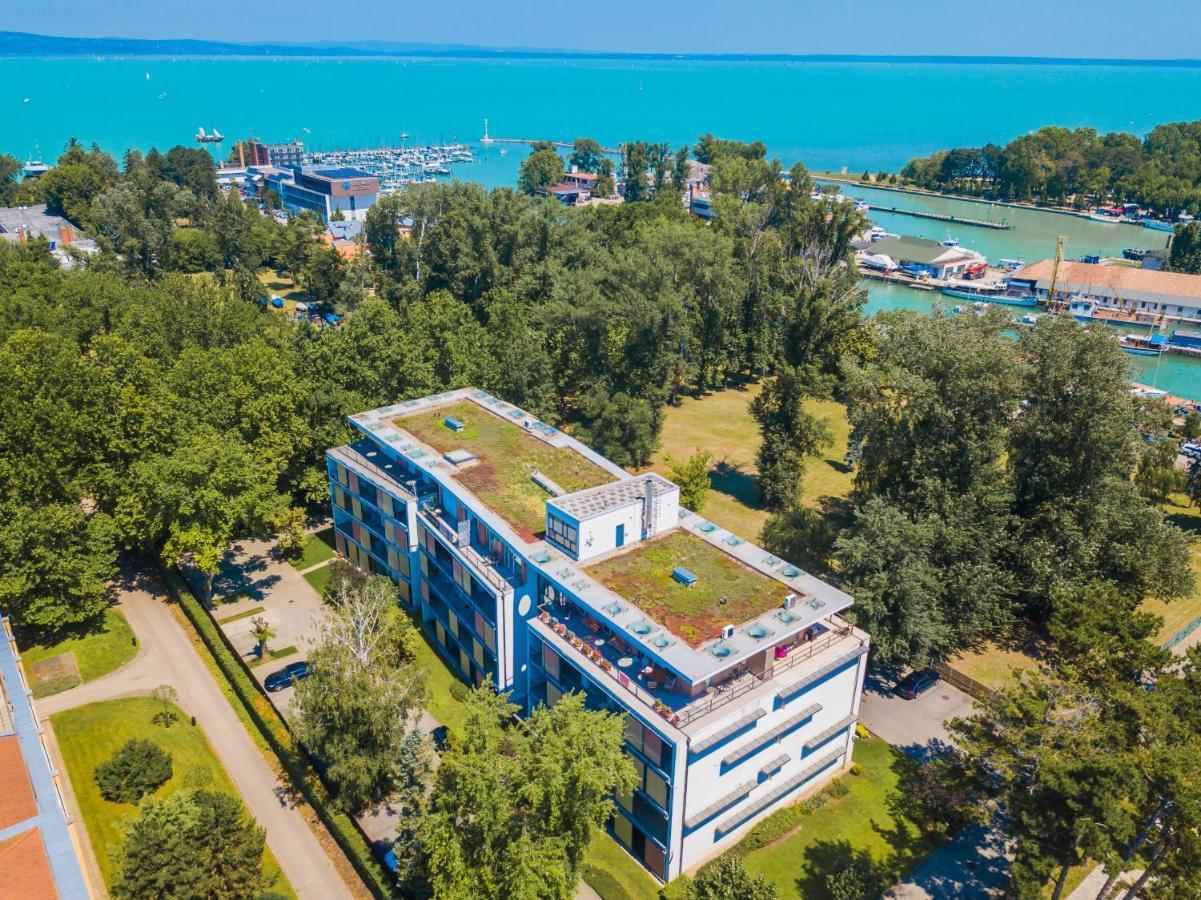 Mf Villa Azur Wellness Apartment Шіофок Екстер'єр фото